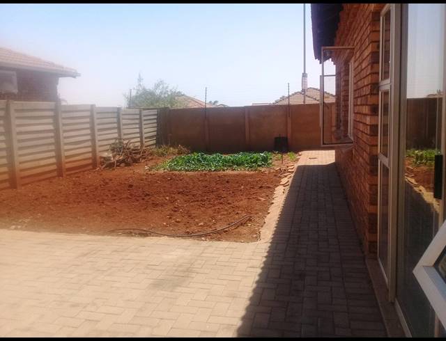 3 BEDROOM HOUSE SOLD IN THE ORCHARDS